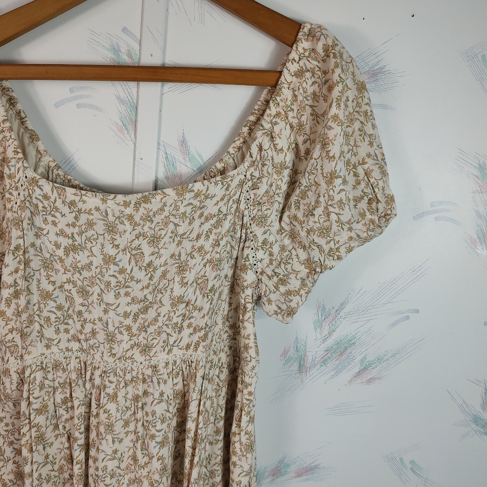 American Eagle Floral Cream Dress Short Sleeve Mini Size Medium - Picture 3 of 10